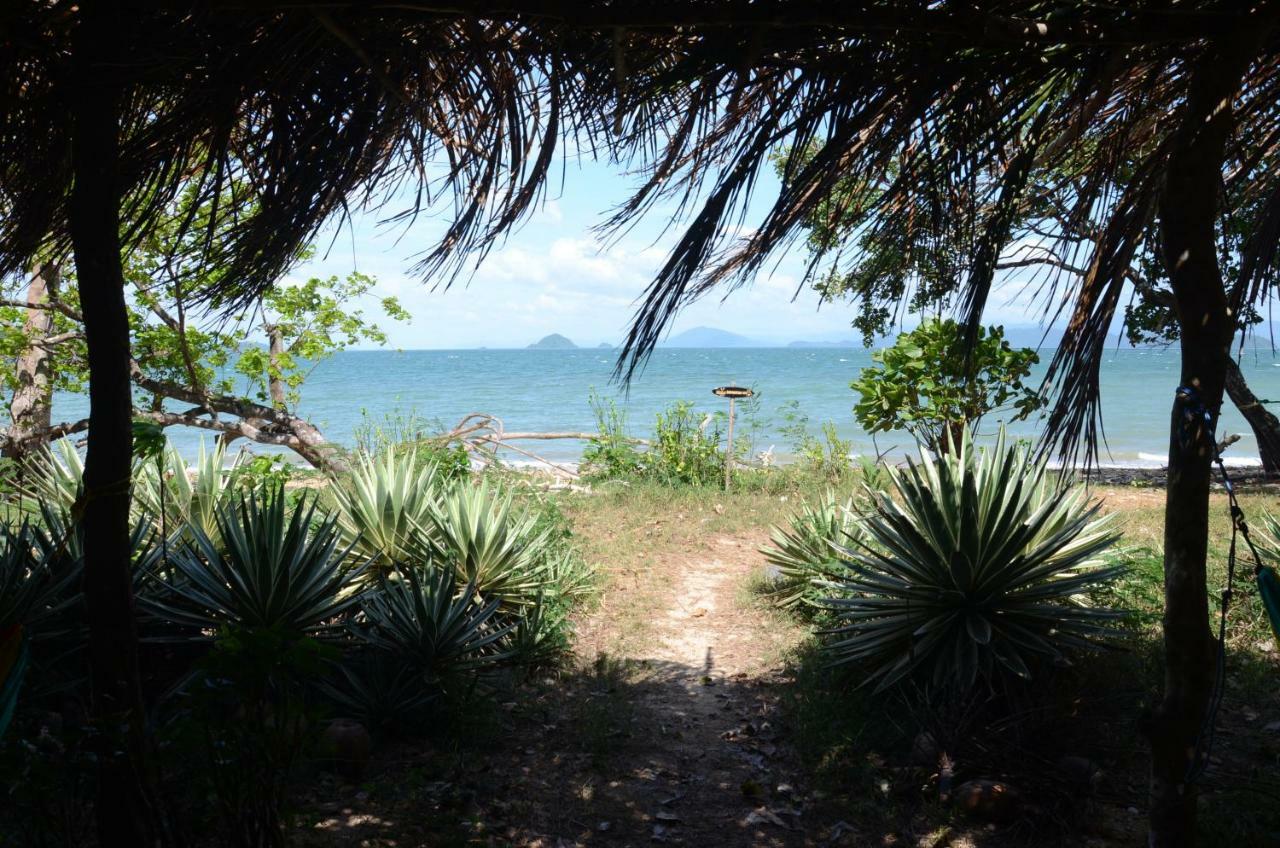 Reggae Island Private Island Koh Phayam Exterior foto
