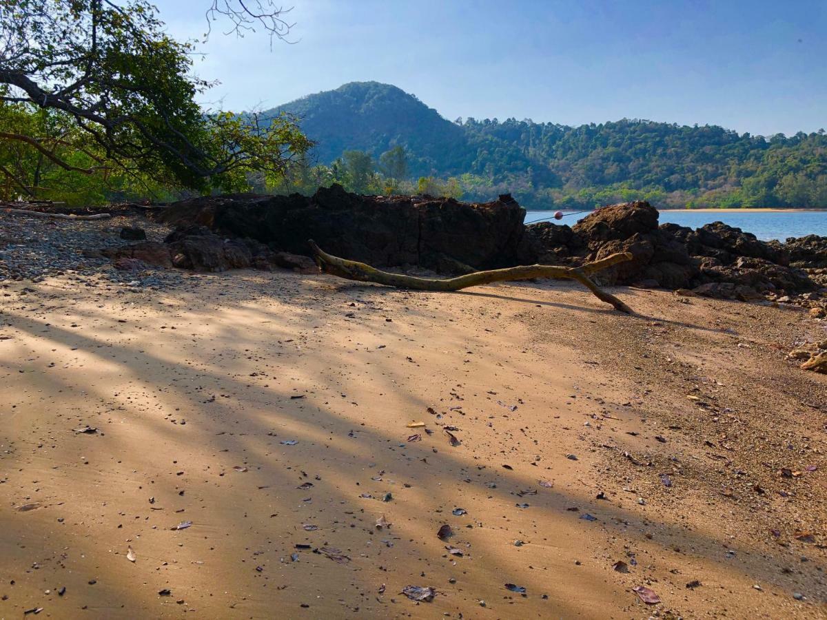 Reggae Island Private Island Koh Phayam Exterior foto
